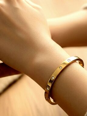 Kate Spade Set In Stone Hinged Bangle